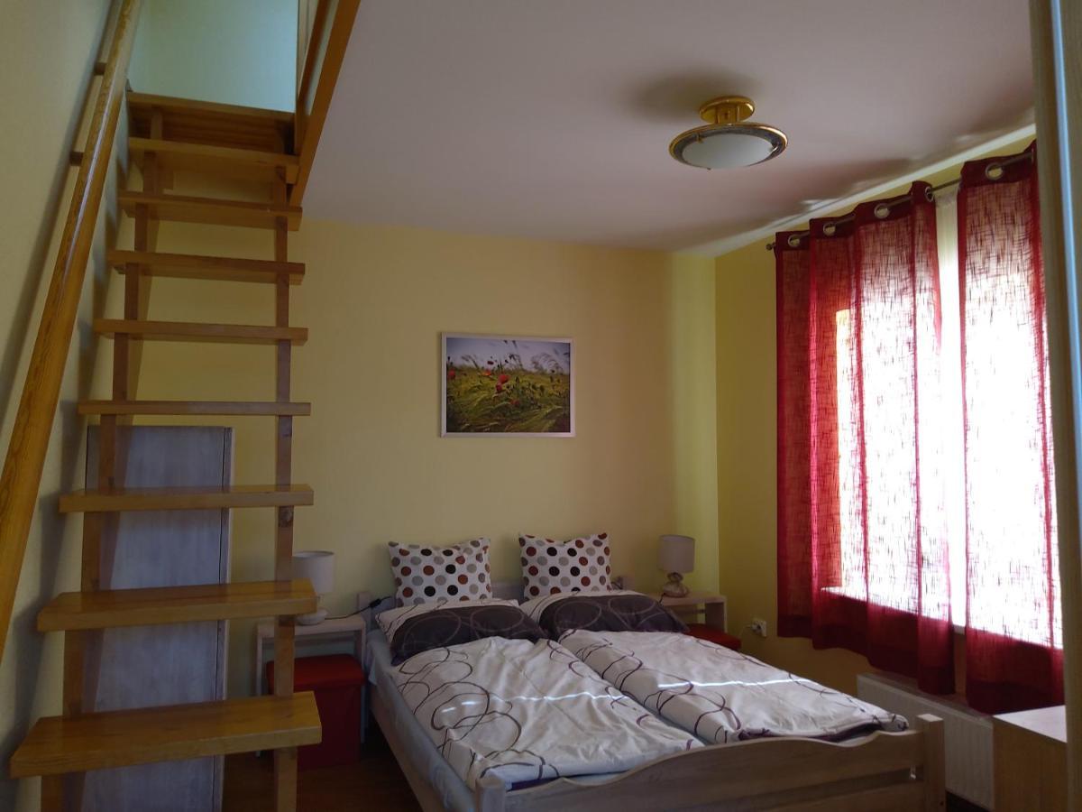 Apartamentai Geguciu Gatveje Apartment *